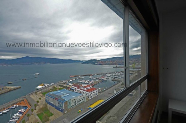 Espectaculares vistas desde este apartamento en C/ Cánovas del Castillo_Vigo-zona marítima centro