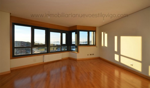 Maravillosas vistas en vivienda de tres dormitorios en Avda. Atlántida – Alcabre_Vigo