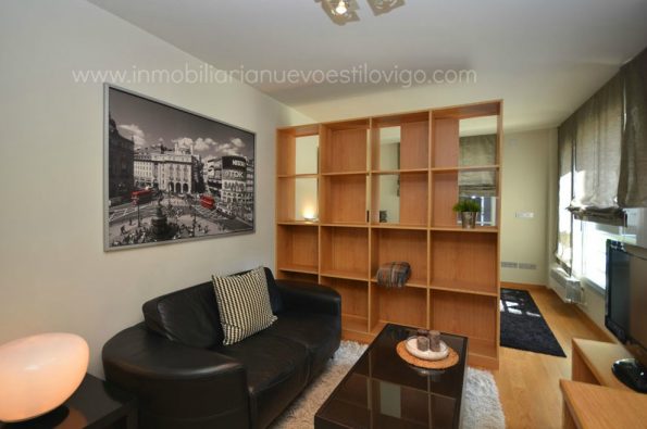 Céntrico y soleado Apartamento-Estudio con Garaje en C/ Isabel II_Vigo-centro