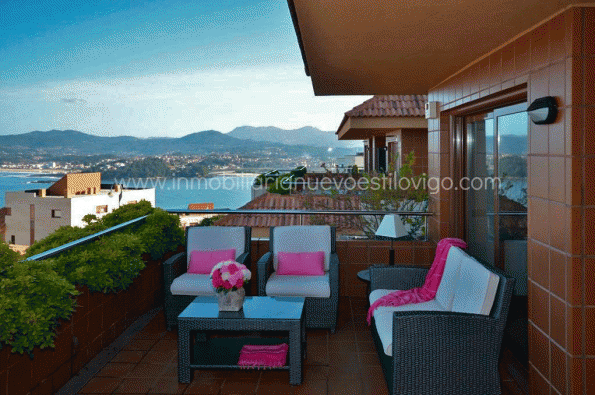 Maravillosas vistas desde este dúplex de tres dormitorios en Urbanización Vista Real en Baiona_zona playas