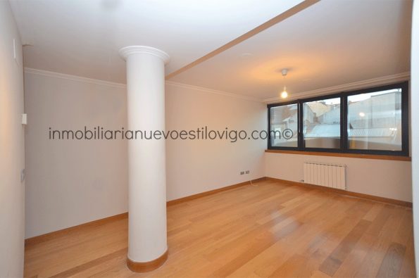 Céntrico apartamento de dos dormitorios con garaje en C/ García Barbón-Vigo_zona centro