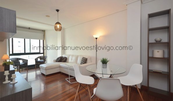 Céntrico apartamento de un dormitorio con garaje y maravilloso vestidor, C/ Rosalía de Castro-Vigo_zona centro