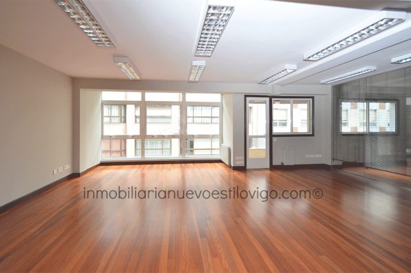 Impecable y céntrica oficina de 140 m2 en C/ Luis Taboada-Vigo_zona centro