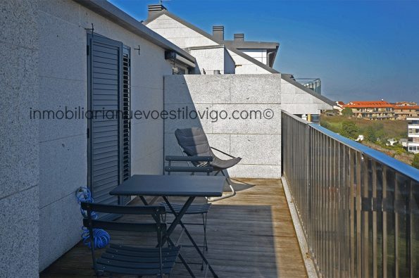 Moderno apartamento de un dormitorio, con terraza y vistas al mar en Sabarís-Baiona_zona playas