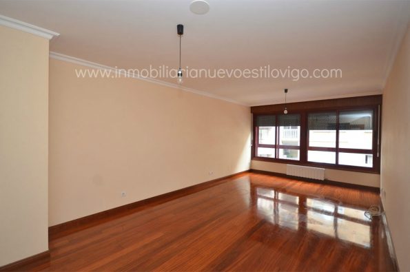 Impecable apartamento de dos dormitorios con garaje y trastero, C/ Bolivia-Vigo_zona Gran Vía/Corte Inglés