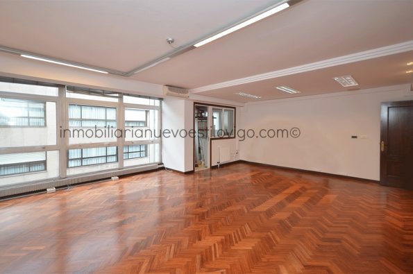 Céntrica y luminosa oficina de 120 m2, C/ Luis Taboada-Vigo_zona centro