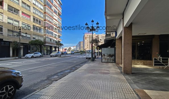 Local para negocio de hosteleria con licencia en la C/ García Barbón-Vigo-zona centro