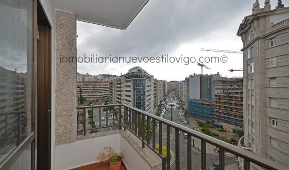 OPORTUNIDAD: Luminosa vivienda de cuatro dormitorios, totalmente exterior, con estupendo garaje cerrado, C/ García Barbón-Vigo_zona centro