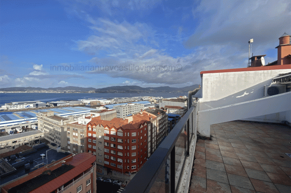 Atico dúplex con tres terrazas, vistas al mar y garaje en C/ Torrecedeira-Vigo_zona peniche