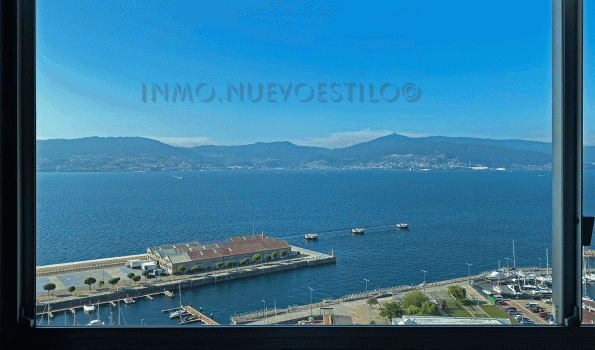 Impresionantes vistas desde este apartamento en primera línea en C/ Cánovas del Castillo-Vigo_zona Marítima-centro